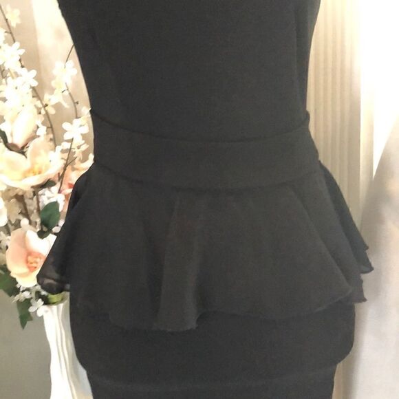 COPY - Guess black bodycon dress w front vail -halter top - Picture 5 of 8